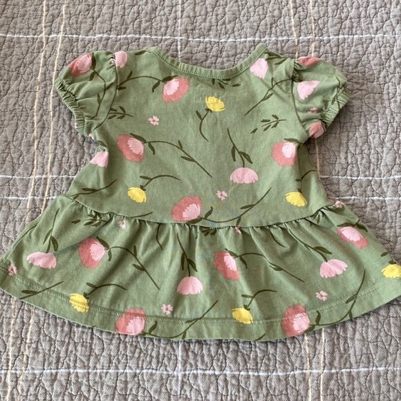 ✨4/$20✨ Carter's floral oversized top / dress (6-9 months) - Picture 6 of 8